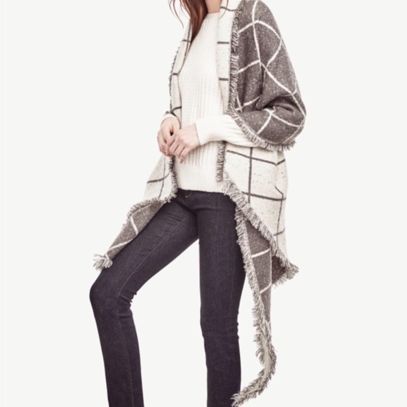 Ann Taylor Accessories - Ann Taylor Gray Plaid Scarf